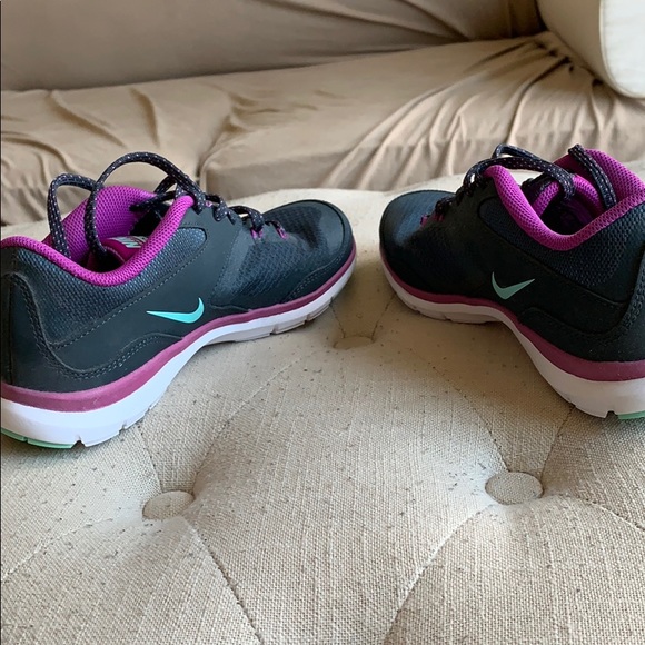 Nike Training Shoes - Picture 4 of 6